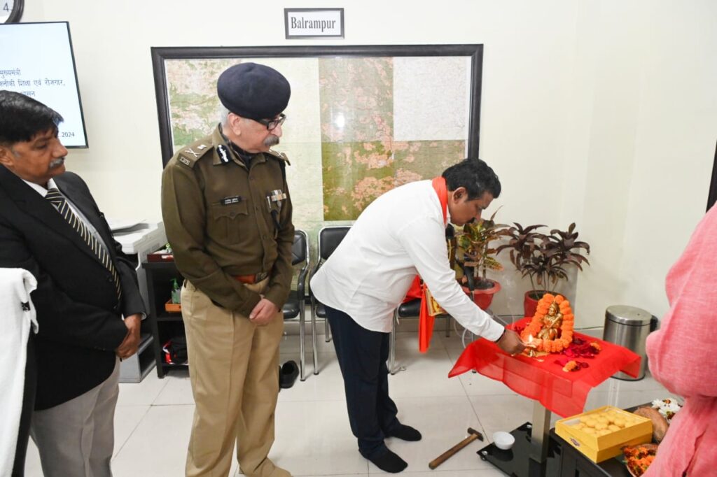 पुलिस ऐसे कार्य करें जिसमें जनता में विश्वास हो तथा अपराधियों में भय व्याप्त हो : उप मुख्यमंत्री विजय शर्मा .. Kshiti Technologies पुलिस ऐसे कार्य करें जिसमें जनता में विश्वास हो तथा अपराधियों में भय व्याप्त हो : उप मुख्यमंत्री विजय शर्मा .. Kshiti Technologies