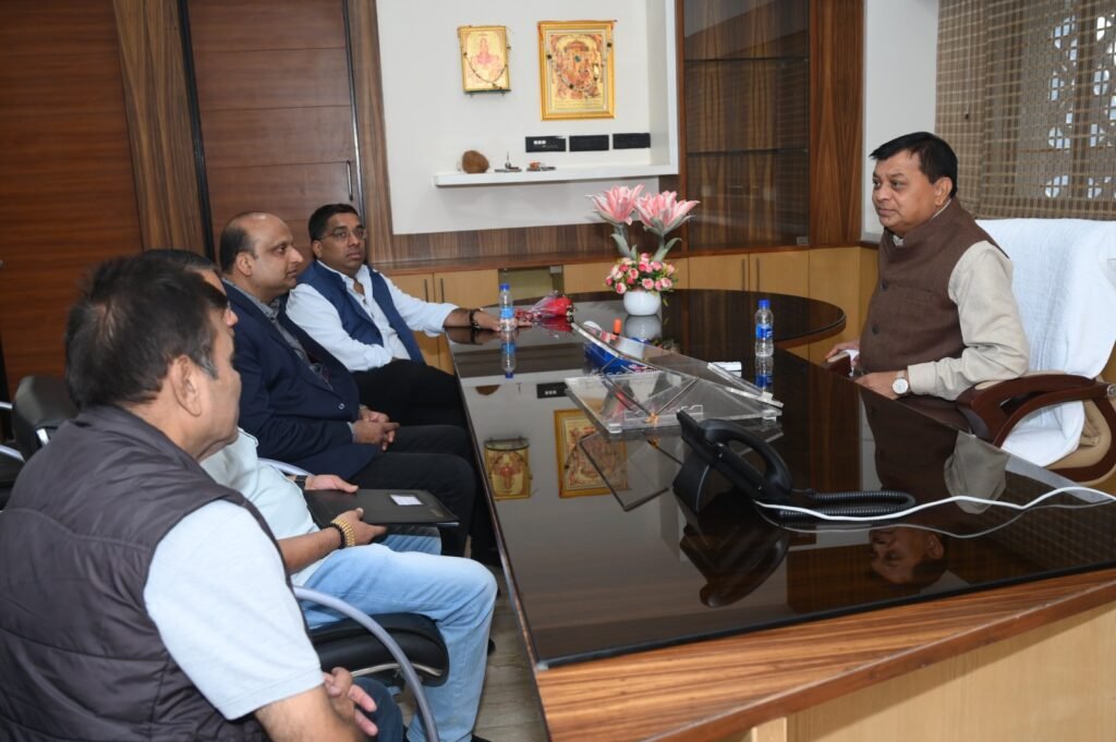 वाणिज्य एवं उद्योग तथा श्रम मंत्री देवांगन ने मंत्रालय में विभागीय अधिकारियों से काम-काज की ली जानकारी .. Kshiti Technologies वाणिज्य एवं उद्योग तथा श्रम मंत्री देवांगन ने मंत्रालय में विभागीय अधिकारियों से काम-काज की ली जानकारी .. Kshiti Technologies