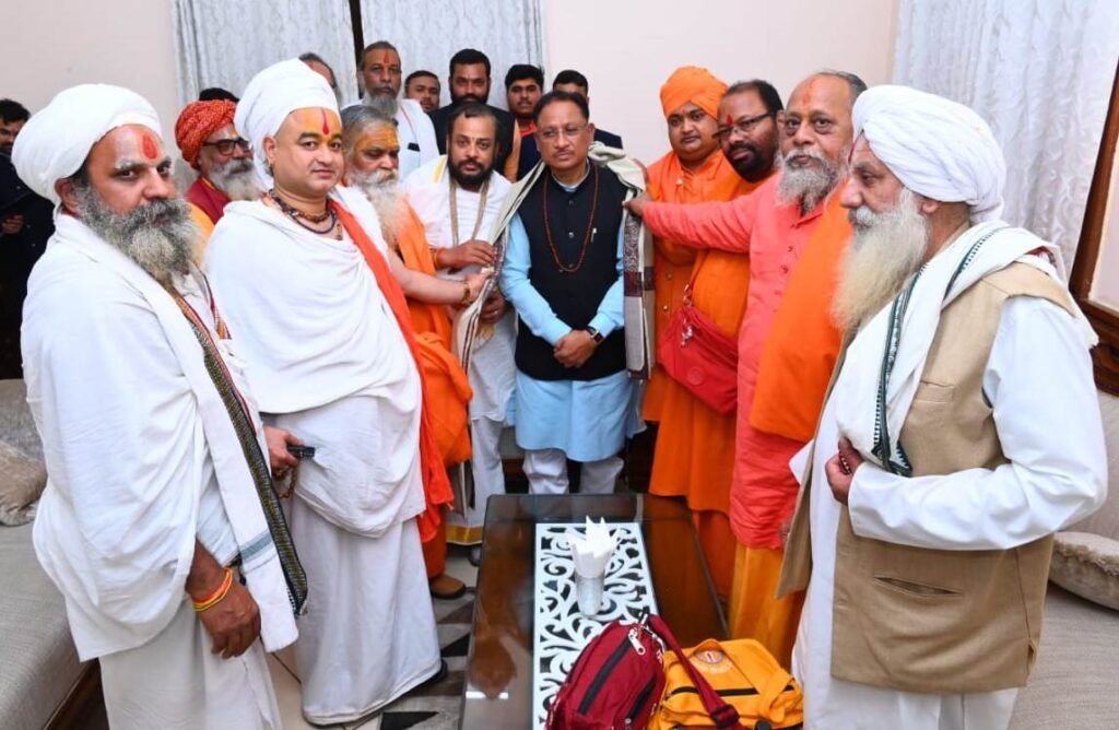 संतों का आशीर्वाद पाकर अभिभूत हुए मुख्यमंत्री .. Kshiti Technologies संतों का आशीर्वाद पाकर अभिभूत हुए मुख्यमंत्री .. Kshiti Technologies