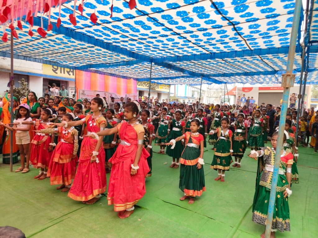 जिले के अंदरूनी ग्राम पंचायतों में भी विभिन्न विभागों द्वारा स्टॉल लगाकर दी जा रही योजनाओं की जानकारी .. Kshiti Technologies जिले के अंदरूनी ग्राम पंचायतों में भी विभिन्न विभागों द्वारा स्टॉल लगाकर दी जा रही योजनाओं की जानकारी .. Kshiti Technologies