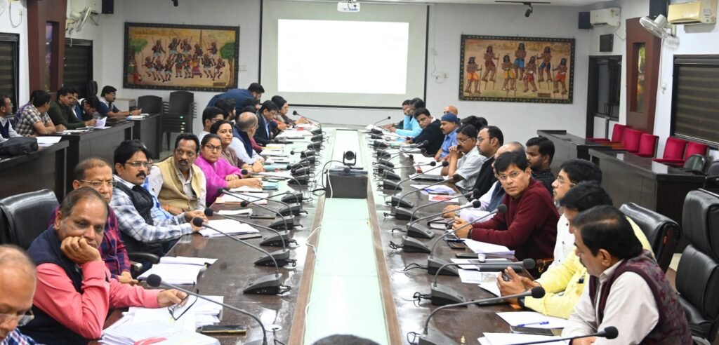 बड़ी खबर: कलेक्टर ने स्वास्थ्य विभाग की बैठक में दी चेतावनी .. Kshiti Technologies