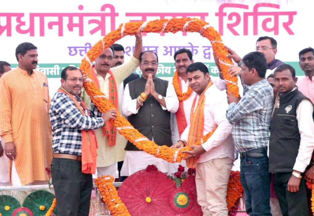 समाज के अंतिम व्यक्ति तक योजनाओं का लाभ पहुंचाना प्राथमिकता - उप मुख्यमंत्री अरूण साव .. Kshiti Technologies समाज के अंतिम व्यक्ति तक योजनाओं का लाभ पहुंचाना प्राथमिकता - उप मुख्यमंत्री अरूण साव .. Kshiti Technologies