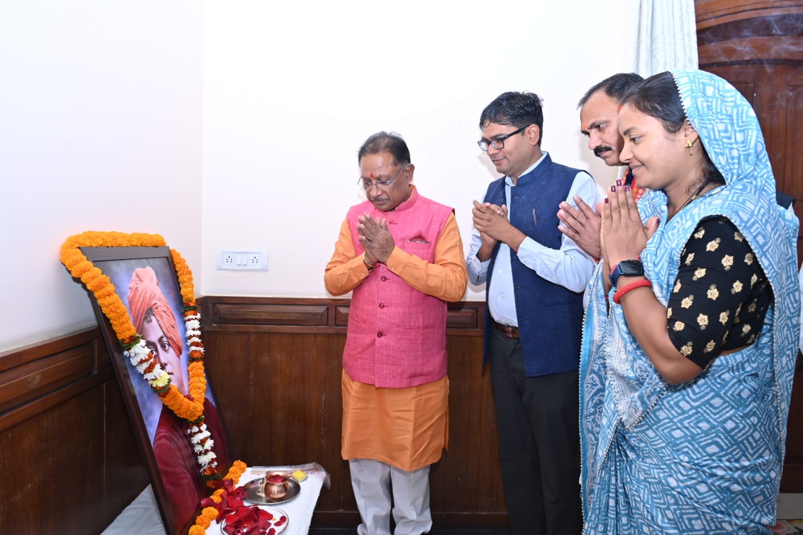मुख्यमंत्री ने स्वामी विवेकानंद को उनकी जयंती ’राष्ट्रीय युवा दिवस’ पर किया नमन .. Kshiti Technologies मुख्यमंत्री ने स्वामी विवेकानंद को उनकी जयंती ’राष्ट्रीय युवा दिवस’ पर किया नमन .. Kshiti Technologies
