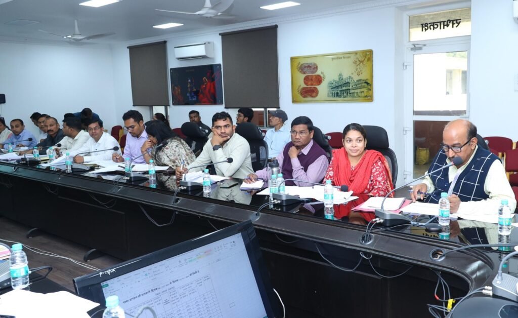 प्रकरण निराकृत होते ही करें अभिलेख दुरूस्तीकरण - कलेक्टर कार्तिकेया गोयल .. Kshiti Technologies प्रकरण निराकृत होते ही करें अभिलेख दुरूस्तीकरण - कलेक्टर कार्तिकेया गोयल .. Kshiti Technologies