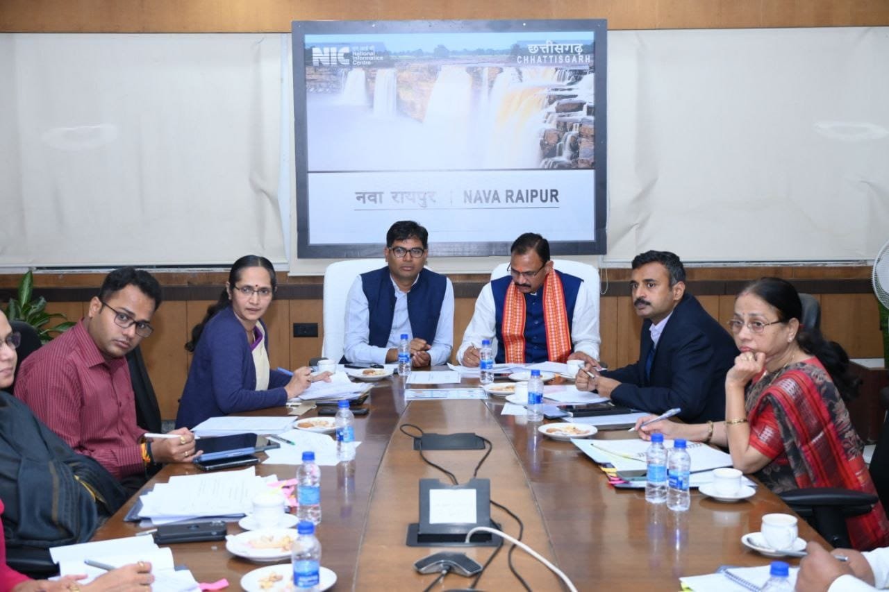 वित्त मंत्री ओपी चौधरी ने की स्वास्थ्य विभाग की बजट समीक्षा .. Kshiti Technologies वित्त मंत्री ओपी चौधरी ने की स्वास्थ्य विभाग की बजट समीक्षा .. Kshiti Technologies