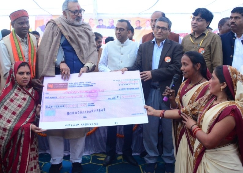 केंद्रीय मंत्री गिरिराज सिंह ने श्रीराम मंदिर में की पूजा-अर्चना देश व प्रदेशवासियों के लिए की सुख समृद्धि की कामना .. Kshiti Technologies केंद्रीय मंत्री गिरिराज सिंह ने श्रीराम मंदिर में की पूजा-अर्चना देश व प्रदेशवासियों के लिए की सुख समृद्धि की कामना .. Kshiti Technologies