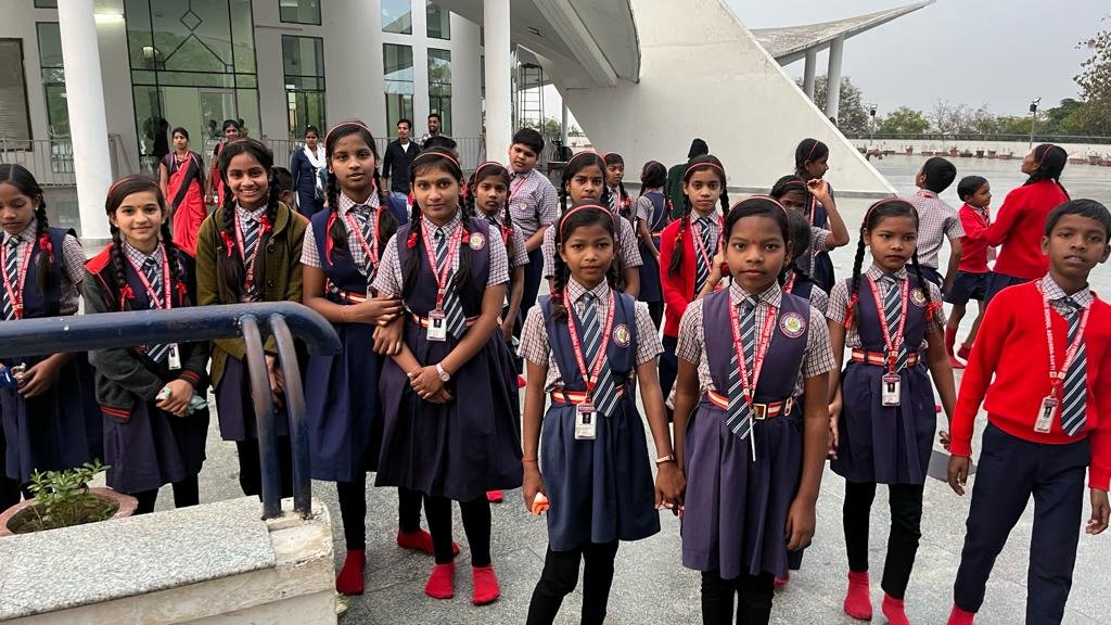 ज्ञानकुंज पब्लिक स्कूल असौंदा के बच्चे शैक्षणिक भ्रमण के लिए पहुंचे गिरौदपूरी धाम .. Kshiti Technologies ज्ञानकुंज पब्लिक स्कूल असौंदा के बच्चे शैक्षणिक भ्रमण के लिए पहुंचे गिरौदपूरी धाम .. Kshiti Technologies