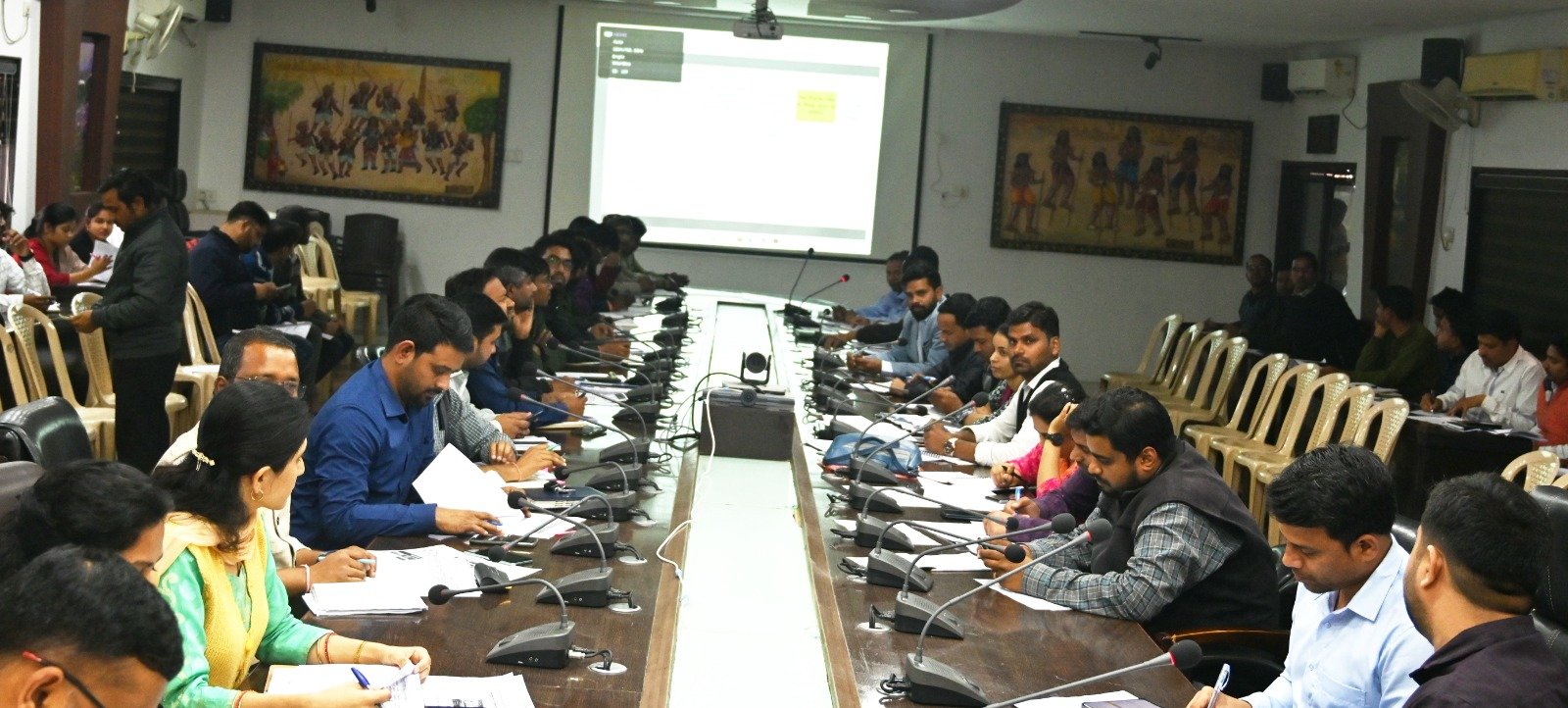 प्रधानमंत्री आवास एवं मनरेगा कार्याें में प्रगति की समीक्षा .. Kshiti Technologies प्रधानमंत्री आवास एवं मनरेगा कार्याें में प्रगति की समीक्षा .. Kshiti Technologies