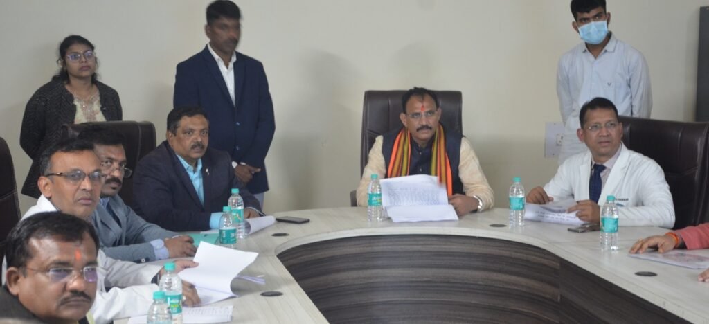 डॉक्टर को लोग भगवान मानते हैं, इसलिए मरीजों के साथ जनता का विश्वास बना रहे: स्वास्थ्य मंत्री श्याम बिहारी जायसवाल .. Kshiti Technologies डॉक्टर को लोग भगवान मानते हैं, इसलिए मरीजों के साथ जनता का विश्वास बना रहे: स्वास्थ्य मंत्री श्याम बिहारी जायसवाल .. Kshiti Technologies