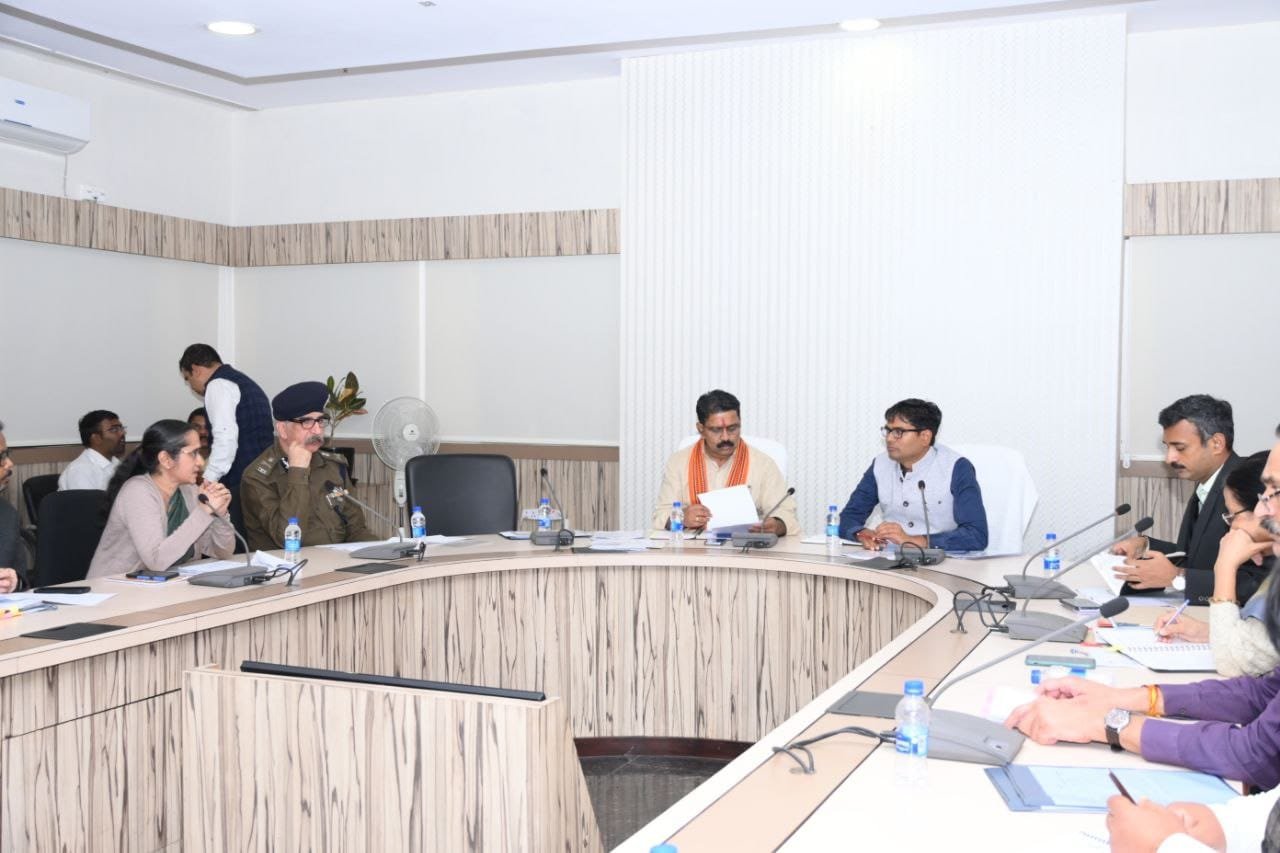 उपमुख्यमंत्री विजय शर्मा एवं वित्त मंत्री ओपी चौधरी ने की विभागीय बजट की समीक्षा .. Kshiti Technologies उपमुख्यमंत्री विजय शर्मा एवं वित्त मंत्री ओपी चौधरी ने की विभागीय बजट की समीक्षा .. Kshiti Technologies