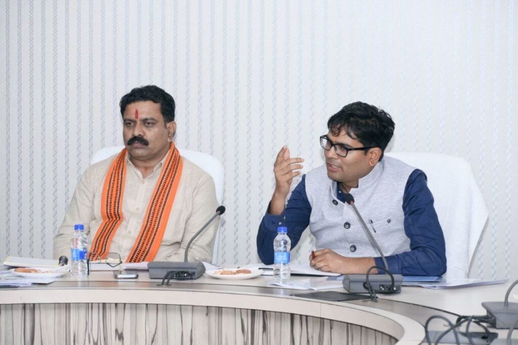 उपमुख्यमंत्री विजय शर्मा एवं वित्त मंत्री ओपी चौधरी ने की विभागीय बजट की समीक्षा .. Kshiti Technologies उपमुख्यमंत्री विजय शर्मा एवं वित्त मंत्री ओपी चौधरी ने की विभागीय बजट की समीक्षा .. Kshiti Technologies