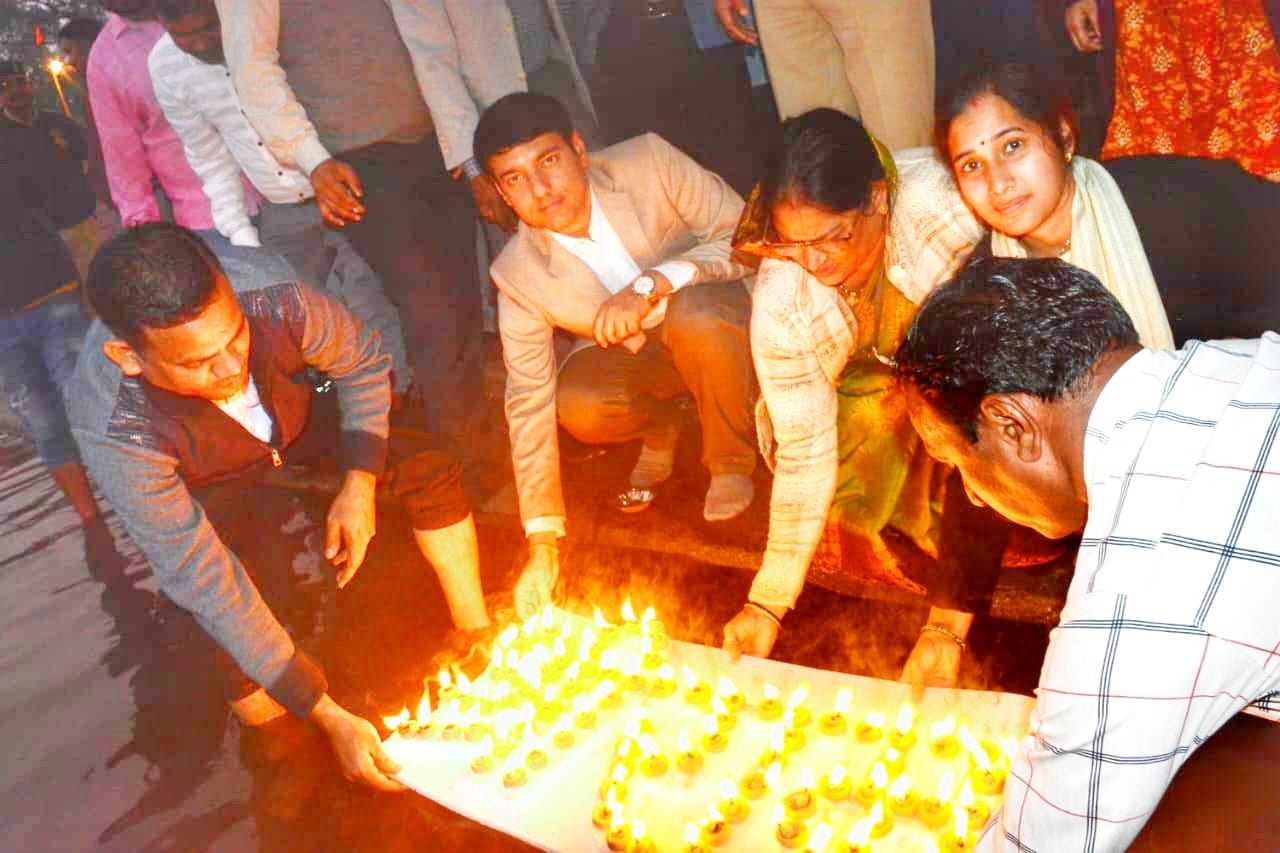 अयोध्या में श्री राम मंदिर में श्री रामलला प्राण प्रतिष्ठा के पूर्व संध्या पर कलेक्टर एवं एसपी ने शिवरीनारायण महानदी तट पर किया दीपदान .. Kshiti Technologies अयोध्या में श्री राम मंदिर में श्री रामलला प्राण प्रतिष्ठा के पूर्व संध्या पर कलेक्टर एवं एसपी ने शिवरीनारायण महानदी तट पर किया दीपदान .. Kshiti Technologies