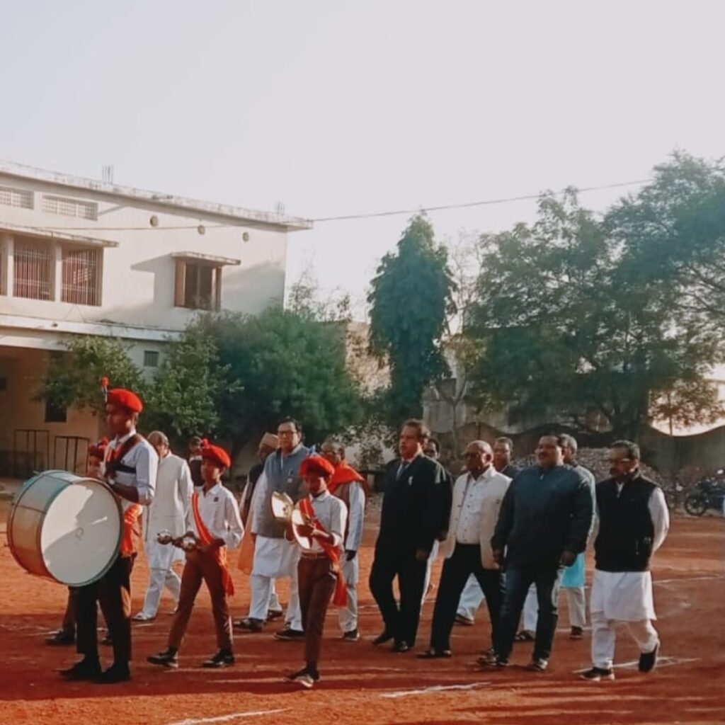 सरस्वती शिशु मंदिर सक्ती में ७५ वीं गणतंत्र दिवस में पंडित नारायण शर्मा ने फहराया तिरंगा .. Kshiti Technologies सरस्वती शिशु मंदिर सक्ती में ७५ वीं गणतंत्र दिवस में पंडित नारायण शर्मा ने फहराया तिरंगा .. Kshiti Technologies