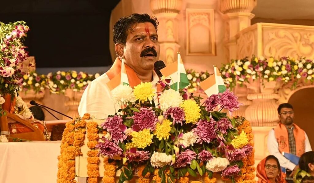 महंत धीरेंद्र शास्त्री जी का आशीर्वाद और मार्गदर्शन हम प्रदेशवासियों को मिलता रहे: उप मुख्यमंत्री विजय शर्मा .. Kshiti Technologies महंत धीरेंद्र शास्त्री जी का आशीर्वाद और मार्गदर्शन हम प्रदेशवासियों को मिलता रहे: उप मुख्यमंत्री विजय शर्मा .. Kshiti Technologies