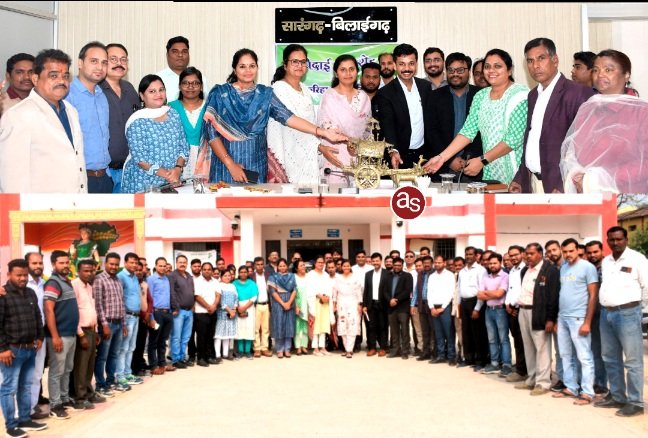 जिले के बेहतरी के लिए अच्छे से प्रोफेशनली कार्य करें: कलेक्टर डॉ. फरिहा आलम सिद्दीकी .. Kshiti Technologies