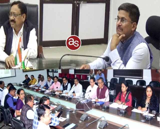 कलेक्टर ने की विकसित भारत संकल्प यात्रा की समीक्षा .. Kshiti Technologies कलेक्टर ने की विकसित भारत संकल्प यात्रा की समीक्षा .. Kshiti Technologies
