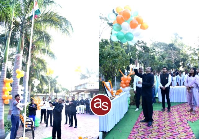 कलेक्टर अजीत वसंत ने गणतंत्र दिवस के अवसर पर कलेक्टोरेट में फहराया तिरंगा .. Kshiti Technologies कलेक्टर अजीत वसंत ने गणतंत्र दिवस के अवसर पर कलेक्टोरेट में फहराया तिरंगा .. Kshiti Technologies