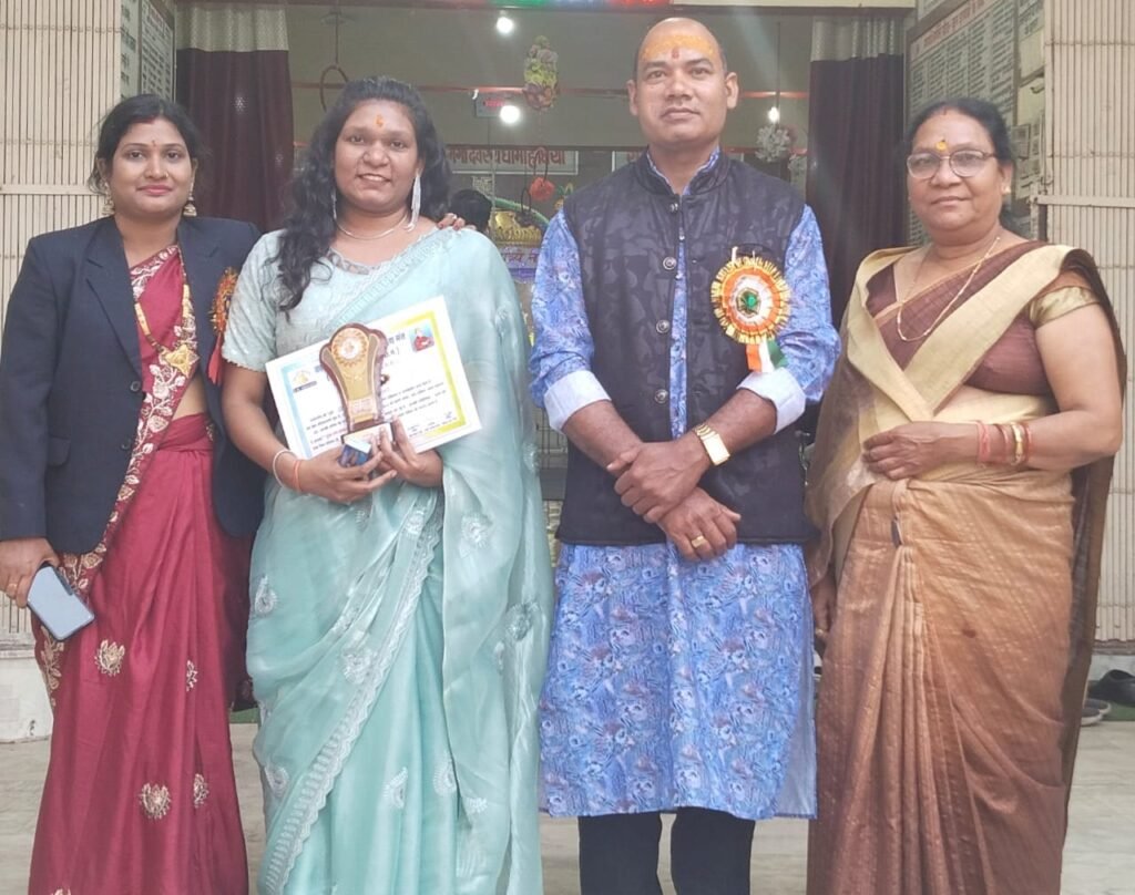 युवा साहित्यकार सुश्री शुचिता साहू का काव्य कलश कला एवं साहित्य मंच द्वारा युवा रत्न सम्मान से किया गया अभिनंदन .. Kshiti Technologies युवा साहित्यकार सुश्री शुचिता साहू का काव्य कलश कला एवं साहित्य मंच द्वारा युवा रत्न सम्मान से किया गया अभिनंदन .. Kshiti Technologies