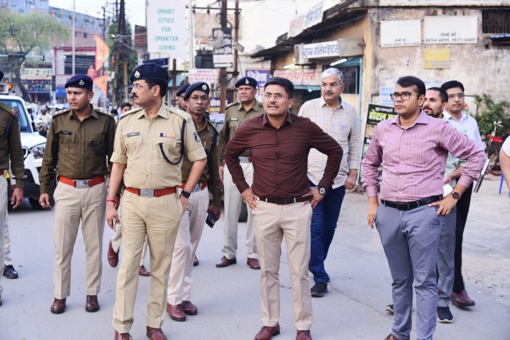 ट्रैफिक सुधारने सड़कों पर खुद उतरे कलेक्टर - एसपी .. Kshiti Technologies