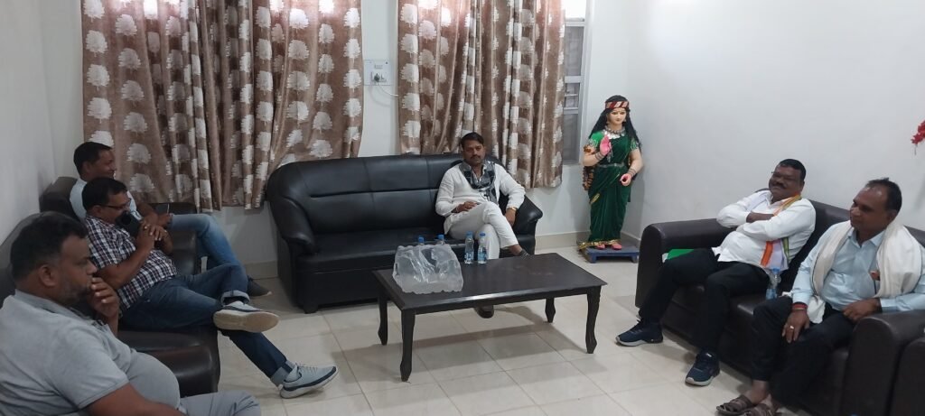 छत्तीसगढ़ महतारी का कलेक्टर प्रतीक्षा कक्ष में खुलेआम अपमान .. Kshiti Technologies छत्तीसगढ़ महतारी का कलेक्टर प्रतीक्षा कक्ष में खुलेआम अपमान .. Kshiti Technologies