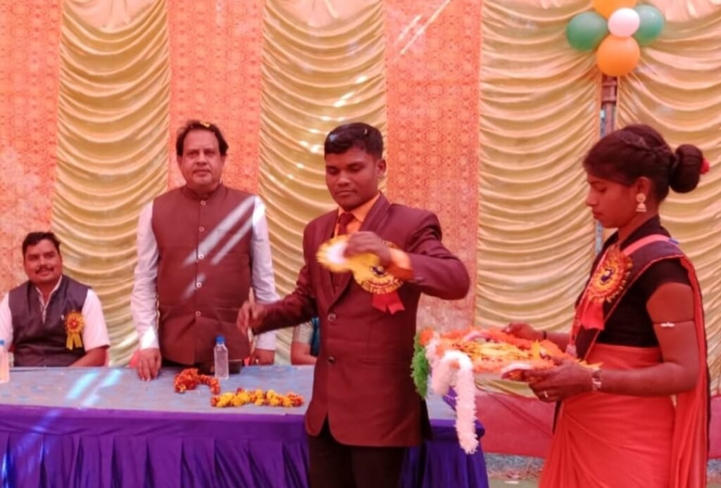 ज्ञानकुंज पब्लिक स्कूल असौंदा में वार्षिकोत्सव आयोजित .. Kshiti Technologies