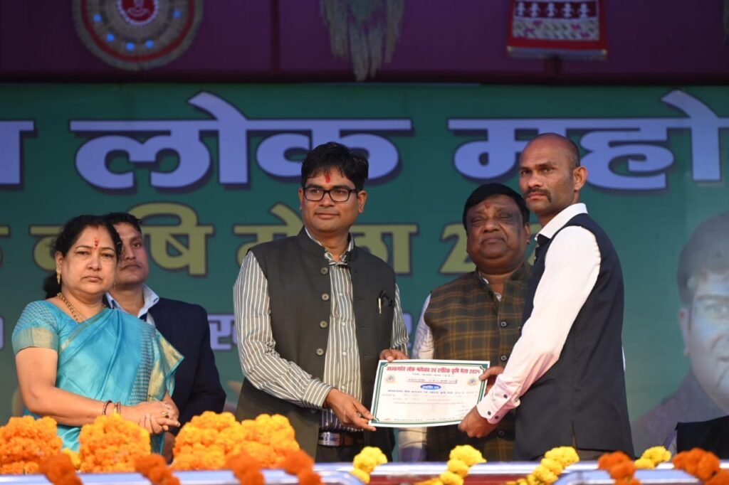 संस्कृति एवं जांजगीर की पहचान है जाज्वल्यदेव लोक महोत्सव - ओ. पी. चौधरी .. Kshiti Technologies संस्कृति एवं जांजगीर की पहचान है जाज्वल्यदेव लोक महोत्सव - ओ. पी. चौधरी .. Kshiti Technologies