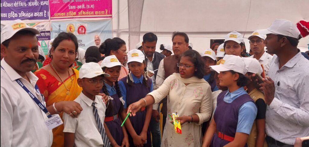 जिले में आयोजित विकसित भारत विकसित छत्तीसगढ़ कार्यक्रम में प्रधानमंत्री नरेन्द्र मोदी का उद्बोधन सुनने बड़ी संख्या में पहुँचे लोग .. Kshiti Technologies जिले में आयोजित विकसित भारत विकसित छत्तीसगढ़ कार्यक्रम में प्रधानमंत्री नरेन्द्र मोदी का उद्बोधन सुनने बड़ी संख्या में पहुँचे लोग .. Kshiti Technologies