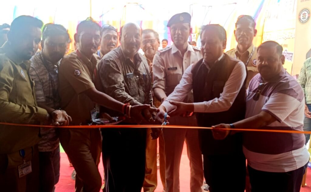 छत्तीसगढ़ ड्राइवर महासंगठन के जिला कार्यालय के शुभारंभ पर ड्राइवरों का निःशुल्क स्वास्थय एवं नेत्र परीक्षण का हुआ आयोजन Kshiti Technologies छत्तीसगढ़ ड्राइवर महासंगठन के जिला कार्यालय के शुभारंभ पर ड्राइवरों का निःशुल्क स्वास्थय एवं नेत्र परीक्षण का हुआ आयोजन Kshiti Technologies