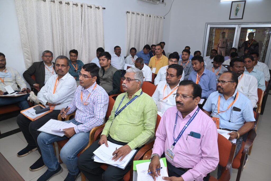 जिले के सभी पात्र हितग्राहियों को योजनाओं से करें लाभान्वित - प्रभारी मंत्री बघेल .. Kshiti Technologies जिले के सभी पात्र हितग्राहियों को योजनाओं से करें लाभान्वित - प्रभारी मंत्री बघेल .. Kshiti Technologies