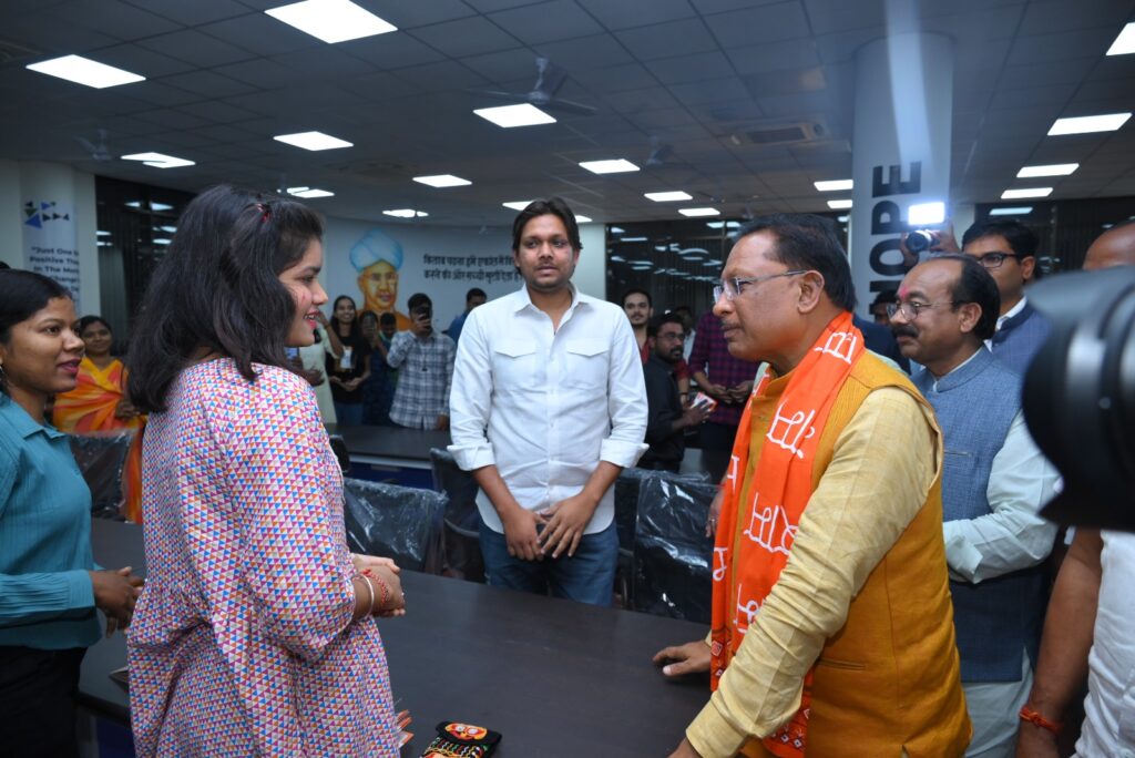 मुख्यमंत्री साय ने किया तक्षशिला रीडिंग जोन सह लाइब्रेरी का लोकार्पण .. Kshiti Technologies मुख्यमंत्री साय ने किया तक्षशिला रीडिंग जोन सह लाइब्रेरी का लोकार्पण .. Kshiti Technologies