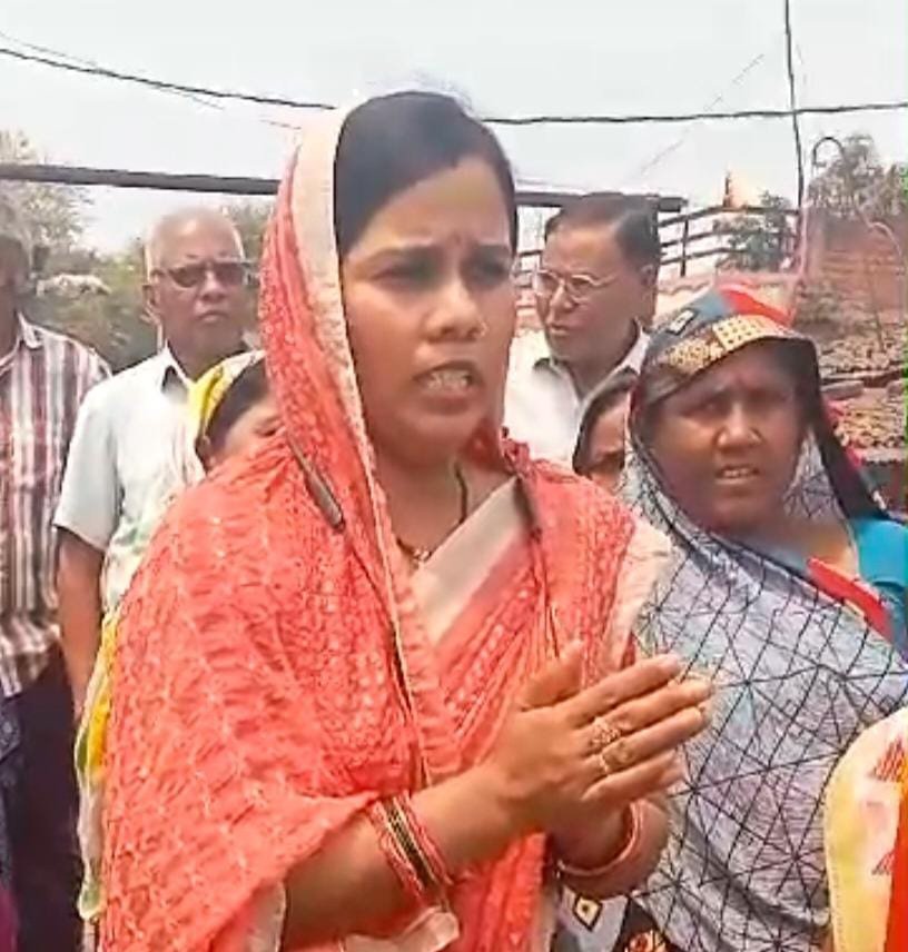 सकरेली के समपार फाटक क्रमांक 326 को रेलवे की ओर से 1अप्रैल से स्थायी रूप से बंद किए जाने को लेकर स्थानीय लोग हुए लामबंद .. Kshiti Technologies सकरेली के समपार फाटक क्रमांक 326 को रेलवे की ओर से 1अप्रैल से स्थायी रूप से बंद किए जाने को लेकर स्थानीय लोग हुए लामबंद .. Kshiti Technologies