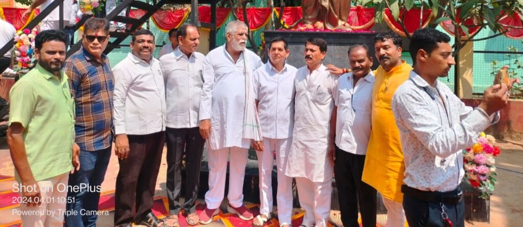 स्व बिसाहूदास महंत के 100वी जयंती के अवसर पर कांग्रेस जनों सहित जिले वासियों ने किया याद .. Kshiti Technologies स्व बिसाहूदास महंत के 100वी जयंती के अवसर पर कांग्रेस जनों सहित जिले वासियों ने किया याद .. Kshiti Technologies