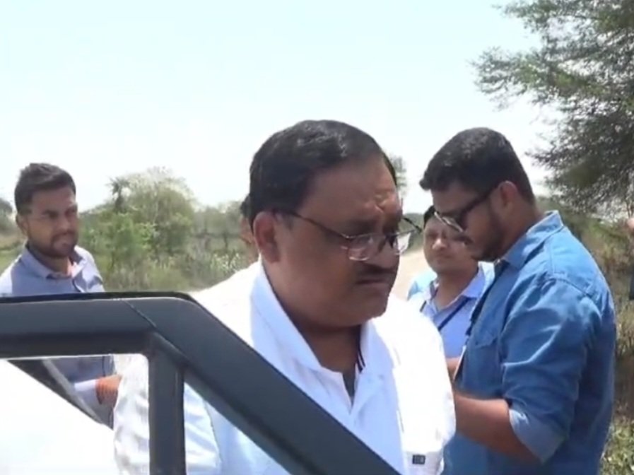 चेकिंग के दौरान व्यापारी की कार से मिले 11 लाख रुपए कैश .. Kshiti Technologies चेकिंग के दौरान व्यापारी की कार से मिले 11 लाख रुपए कैश .. Kshiti Technologies