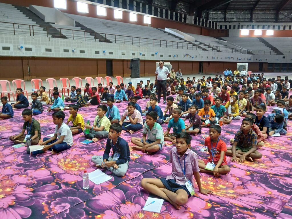 स्कूली बच्चों के लिए शुरू हुए जिला स्तरीय समर कैंप पंख में बच्चे सीख रहे विभिन्न विधाएं .. Kshiti Technologies स्कूली बच्चों के लिए शुरू हुए जिला स्तरीय समर कैंप पंख में बच्चे सीख रहे विभिन्न विधाएं .. Kshiti Technologies