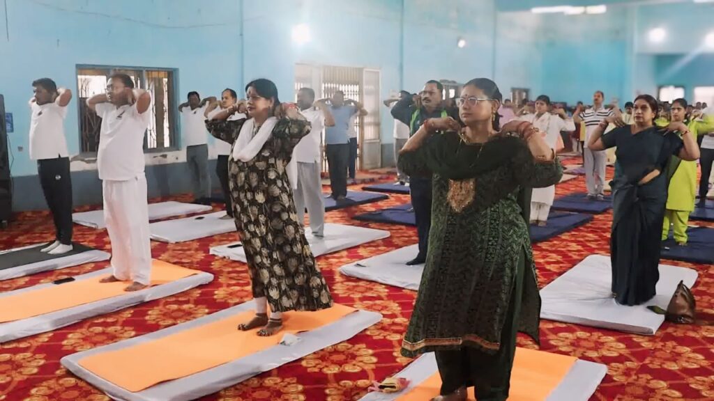 दसवें अंतर्राष्ट्रीय योग दिवस पर जिलेवासियों में दिखा खासा उत्साह, जागरूकतापूर्वक सभी वर्ग के लोगों ने किया योगाभ्यास .. Kshiti Technologies दसवें अंतर्राष्ट्रीय योग दिवस पर जिलेवासियों में दिखा खासा उत्साह, जागरूकतापूर्वक सभी वर्ग के लोगों ने किया योगाभ्यास .. Kshiti Technologies
