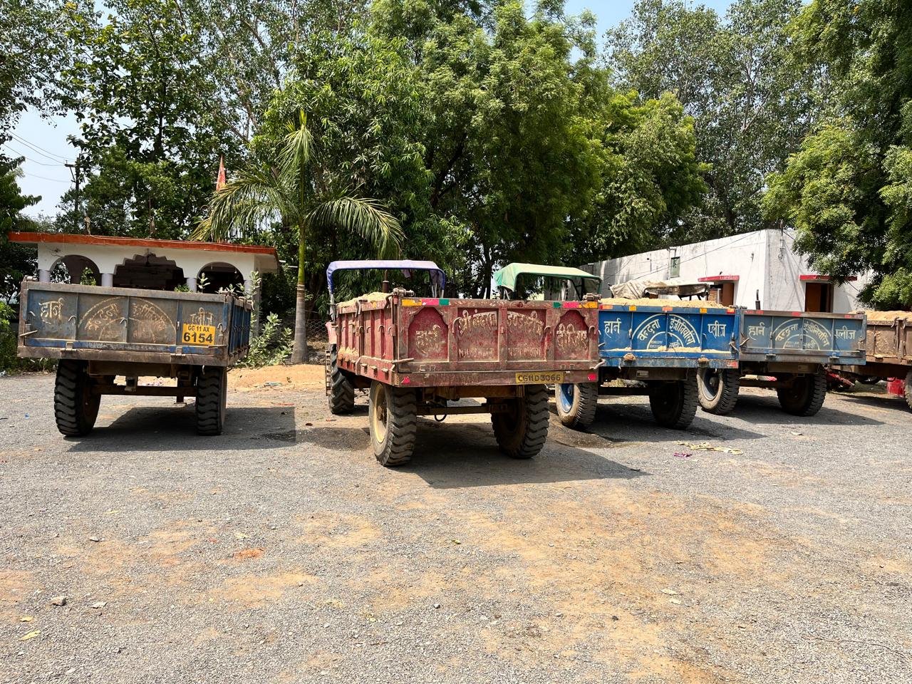 जिले में खनिजो के अवैध परिवहन करने वाले 10 वाहनो को उड़नदस्ता दल ने किया जप्त .. Kshiti Technologies जिले में खनिजो के अवैध परिवहन करने वाले 10 वाहनो को उड़नदस्ता दल ने किया जप्त .. Kshiti Technologies