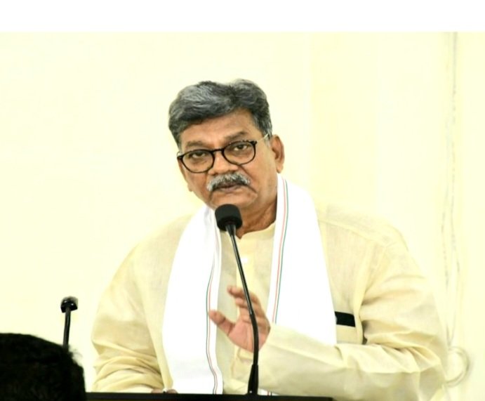 विधानसभा नेता प्रतिपक्ष डॉ. चरणदास महंत ने कहा-अच्छे नतीजे की ओर कांग्रेस अग्रसर .. Kshiti Technologies विधानसभा नेता प्रतिपक्ष डॉ. चरणदास महंत ने कहा-अच्छे नतीजे की ओर कांग्रेस अग्रसर .. Kshiti Technologies