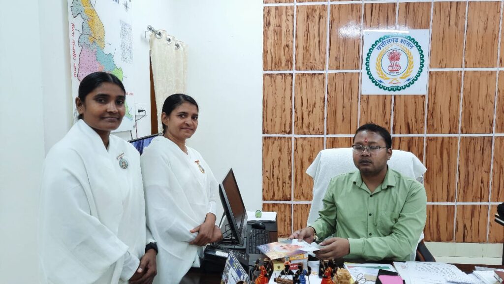 ब्रह्माकुमारी बहनों ने जिले के कलेक्टर और एसपी को राखी बांधकर दिया परमात्म स्नेह का तिलक तथा ईश्वरीय सौगात भेंट की .. Kshiti Technologies ब्रह्माकुमारी बहनों ने जिले के कलेक्टर और एसपी को राखी बांधकर दिया परमात्म स्नेह का तिलक तथा ईश्वरीय सौगात भेंट की .. Kshiti Technologies