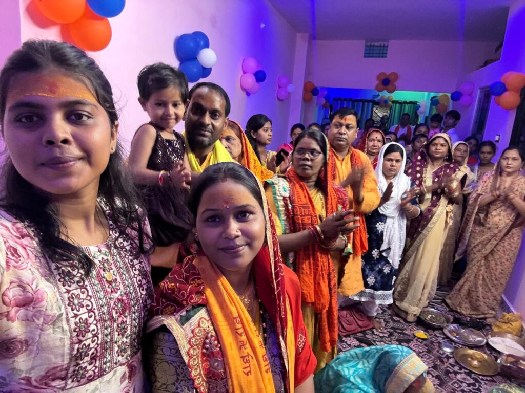 अर्जुन राठौर के निवास पर धूमधाम से मनाई गई संगीतमय श्री कृष्ण जन्माष्टमी .. Kshiti Technologies अर्जुन राठौर के निवास पर धूमधाम से मनाई गई संगीतमय श्री कृष्ण जन्माष्टमी .. Kshiti Technologies