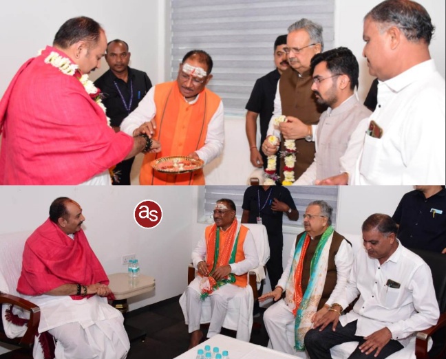 मुख्यमंत्री विष्णु देव साय ने सुप्रसिद्ध कथावाचक पंडित प्रदीप मिश्रा से की सौजन्य मुलाकात .. Kshiti Technologies मुख्यमंत्री विष्णु देव साय ने सुप्रसिद्ध कथावाचक पंडित प्रदीप मिश्रा से की सौजन्य मुलाकात .. Kshiti Technologies