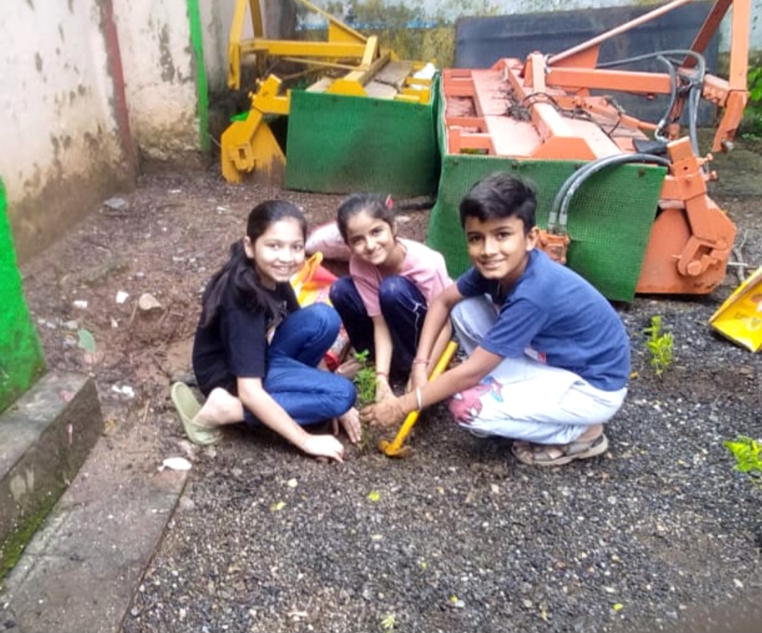सक्ती नगर के युवा पर्यावरण योद्धा: नगर पालिका परिसर, थाना परिसर, हॉस्पिटल, और राम मंदिर मे किया वृक्षारोपण .. Kshiti Technologies सक्ती नगर के युवा पर्यावरण योद्धा: नगर पालिका परिसर, थाना परिसर, हॉस्पिटल, और राम मंदिर मे किया वृक्षारोपण .. Kshiti Technologies