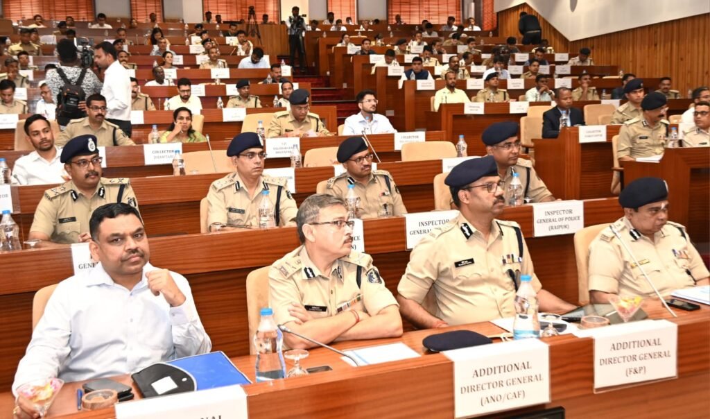 अधिकारी स्वयं को जनता का सेवक मानते हुए पूरे समर्पण, मेहनत और ईमानदारी से अपने कर्तव्यों का करें निर्वहन: मुख्यमंत्री विष्णु देव साय .. Kshiti Technologies अधिकारी स्वयं को जनता का सेवक मानते हुए पूरे समर्पण, मेहनत और ईमानदारी से अपने कर्तव्यों का करें निर्वहन: मुख्यमंत्री विष्णु देव साय .. Kshiti Technologies