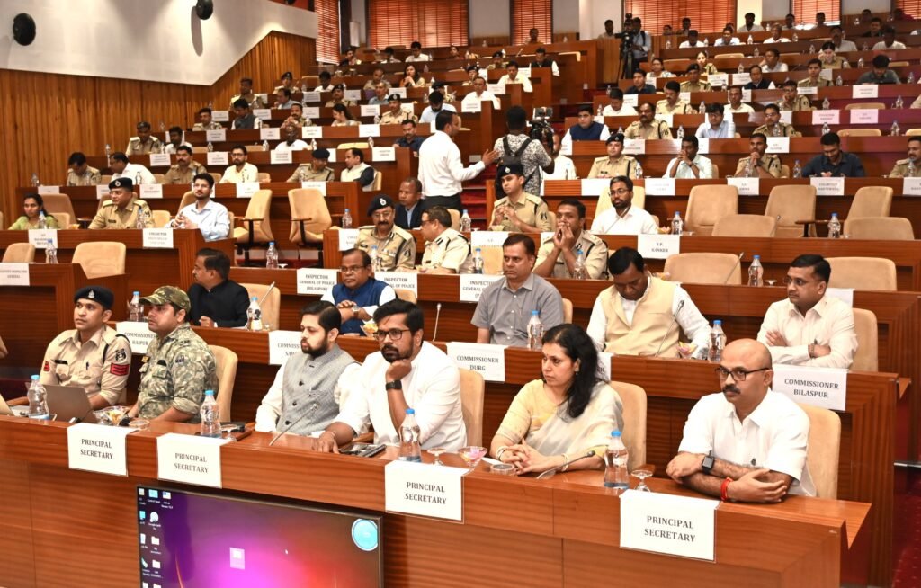 अधिकारी स्वयं को जनता का सेवक मानते हुए पूरे समर्पण, मेहनत और ईमानदारी से अपने कर्तव्यों का करें निर्वहन: मुख्यमंत्री विष्णु देव साय .. Kshiti Technologies अधिकारी स्वयं को जनता का सेवक मानते हुए पूरे समर्पण, मेहनत और ईमानदारी से अपने कर्तव्यों का करें निर्वहन: मुख्यमंत्री विष्णु देव साय .. Kshiti Technologies