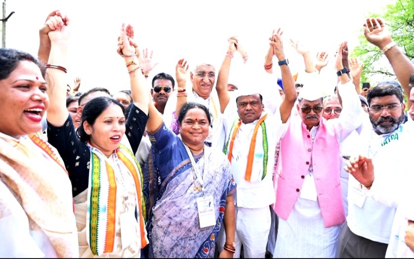 सक्ती के कांग्रेस जन पहुंचे न्याय पदयात्रा में, प्रदेश में बढ़ते अपराधों और गलत कार्यवाही के खिलाफ आंदोलन .. Kshiti Technologies सक्ती के कांग्रेस जन पहुंचे न्याय पदयात्रा में, प्रदेश में बढ़ते अपराधों और गलत कार्यवाही के खिलाफ आंदोलन .. Kshiti Technologies