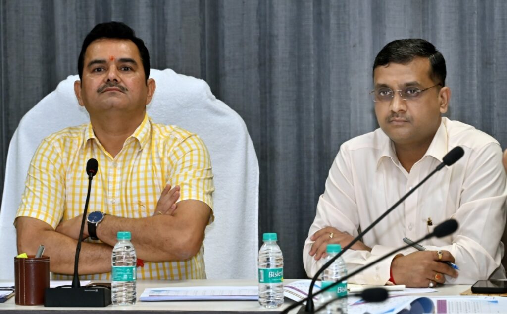 शासन की योजनाओं को अंतिम व्यक्ति तक पहुंचाने में जनसंपर्क विभाग की अहम भूमिका : सचिव पी. दयानंद .. Kshiti Technologies शासन की योजनाओं को अंतिम व्यक्ति तक पहुंचाने में जनसंपर्क विभाग की अहम भूमिका : सचिव पी. दयानंद .. Kshiti Technologies