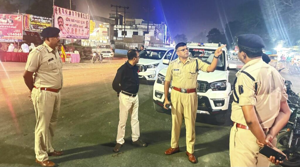 कलेक्टर, एसपी ने देर रात शहर के प्रमुख चौक चौराहों, सराफा सहित अन्य बाजारों का किया निरीक्षण .. Kshiti Technologies कलेक्टर, एसपी ने देर रात शहर के प्रमुख चौक चौराहों, सराफा सहित अन्य बाजारों का किया निरीक्षण .. Kshiti Technologies