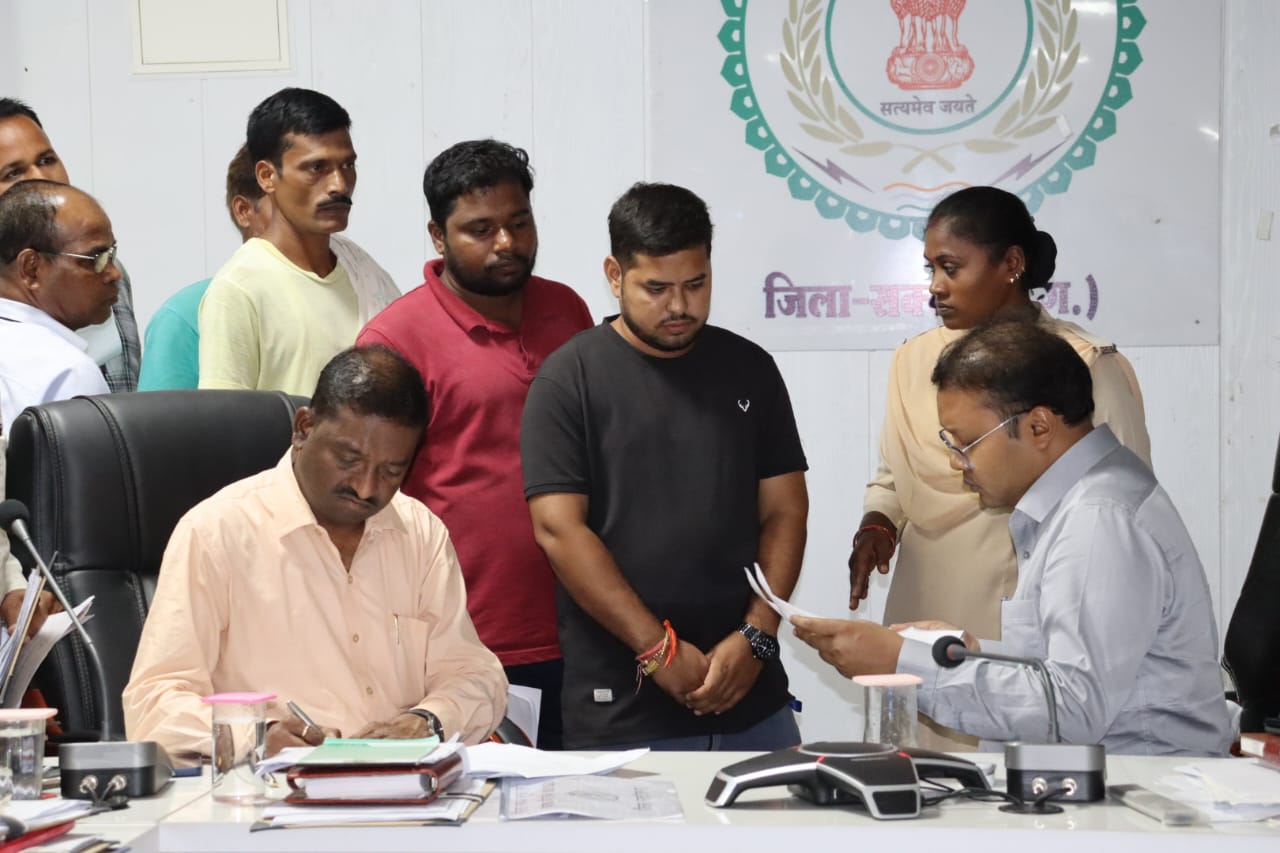 कलेक्टर जनदर्शन में आमजनों की सुनी गई विभिन्न समस्याएं .. Kshiti Technologies कलेक्टर जनदर्शन में आमजनों की सुनी गई विभिन्न समस्याएं .. Kshiti Technologies