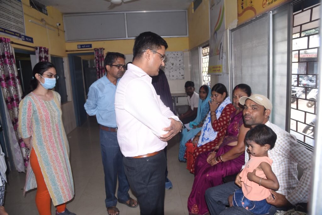 शासकीय योजनाओं का मैदानी हालात जानने दौरे पर निकले कलेक्टर .. Kshiti Technologies शासकीय योजनाओं का मैदानी हालात जानने दौरे पर निकले कलेक्टर .. Kshiti Technologies