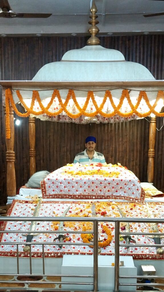 भक्ति और सेवा की भावना के साथ सक्ती के पूज्य सिंधी समाज ने मनाई गुरु नानक देव जी की जयंती .. Kshiti Technologies भक्ति और सेवा की भावना के साथ सक्ती के पूज्य सिंधी समाज ने मनाई गुरु नानक देव जी की जयंती .. Kshiti Technologies