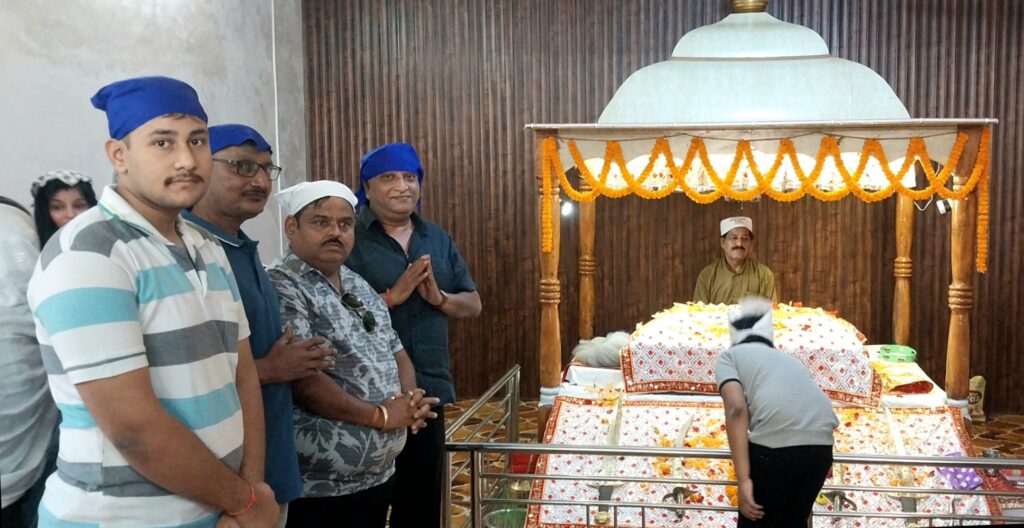 भक्ति और सेवा की भावना के साथ सक्ती के पूज्य सिंधी समाज ने मनाई गुरु नानक देव जी की जयंती .. Kshiti Technologies भक्ति और सेवा की भावना के साथ सक्ती के पूज्य सिंधी समाज ने मनाई गुरु नानक देव जी की जयंती .. Kshiti Technologies